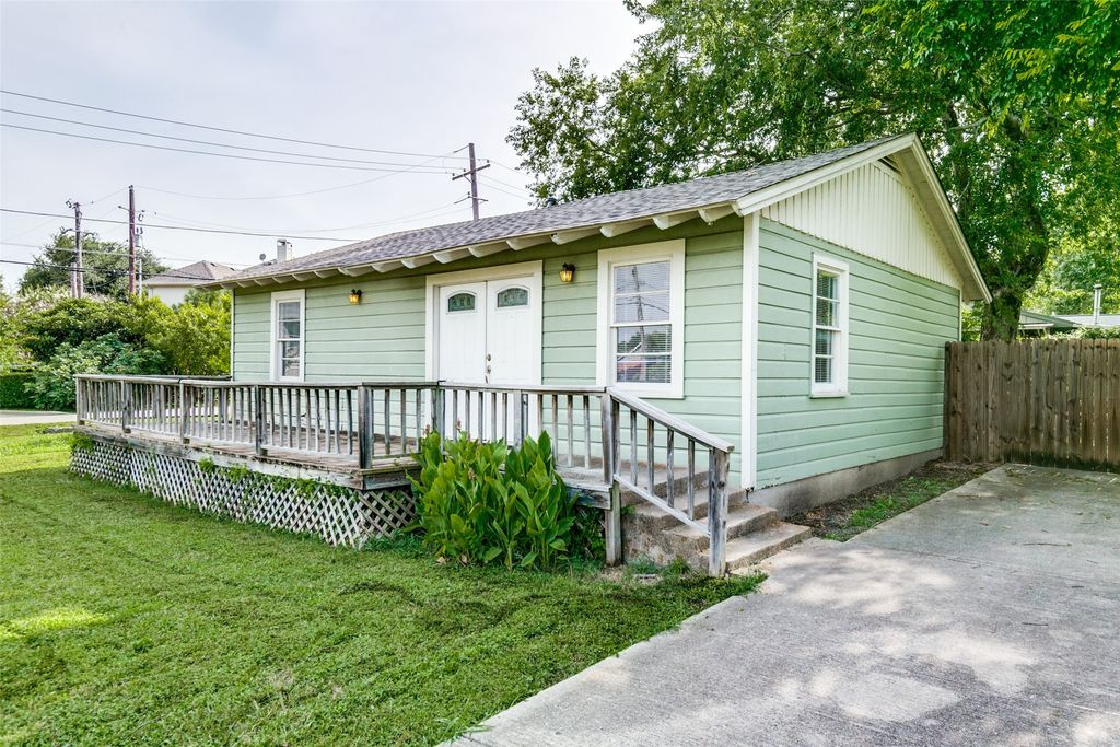 10376 Bel Aire Drive, Dallas, TX 75218