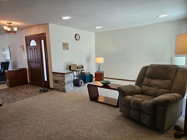 500 7th Ave SE, Oelwein, IA 50662