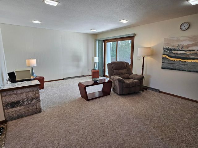 500 7th Ave SE, Oelwein, IA 50662