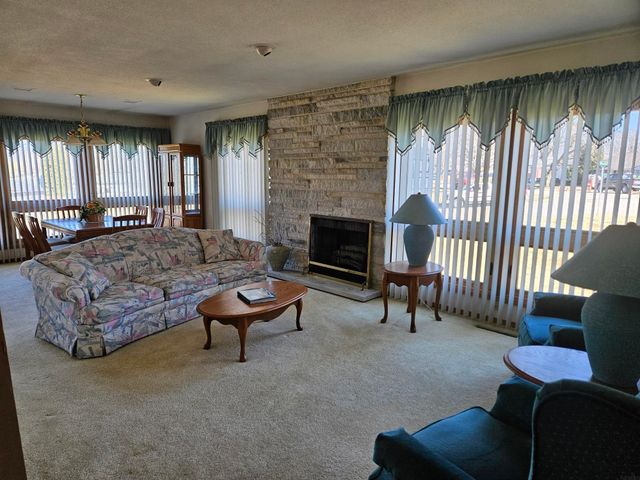 500 7th Ave SE, Oelwein, IA 50662