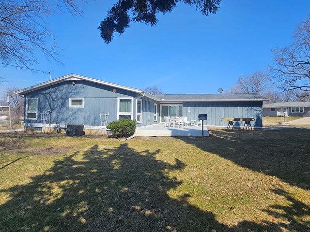 500 7th Ave SE, Oelwein, IA 50662