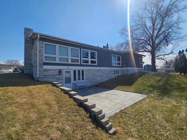 500 7th Ave SE, Oelwein, IA 50662