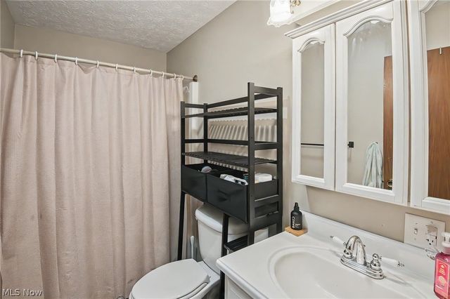 1392 Homestead Drive, East Liverpool, OH 43920