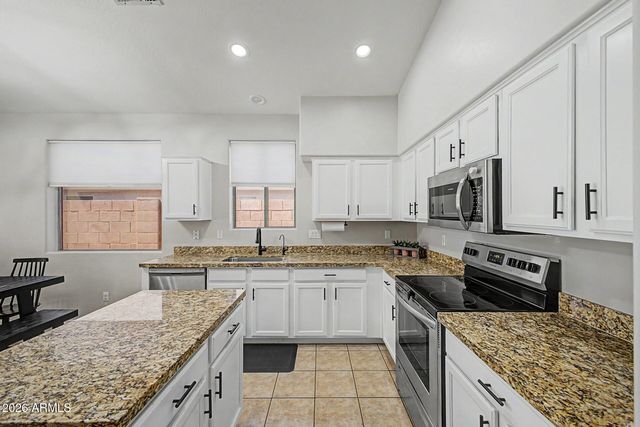 18183 W DESERT BLOSSOM Drive, Goodyear, AZ 85338