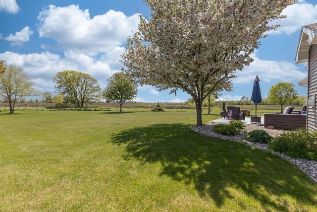 1104 CHARLENE AVENUE, Omro, WI 54963