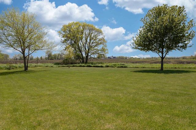 1104 CHARLENE AVENUE, Omro, WI 54963