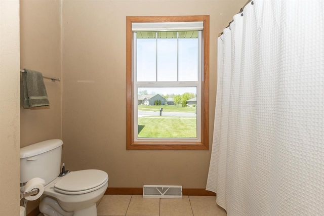 1104 CHARLENE AVENUE, Omro, WI 54963