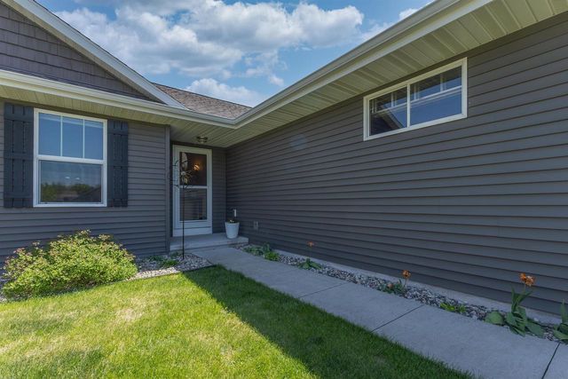 1104 CHARLENE AVENUE, Omro, WI 54963