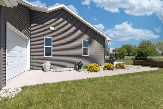 1104 CHARLENE AVENUE, Omro, WI 54963