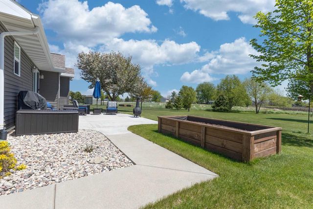 1104 CHARLENE AVENUE, Omro, WI 54963