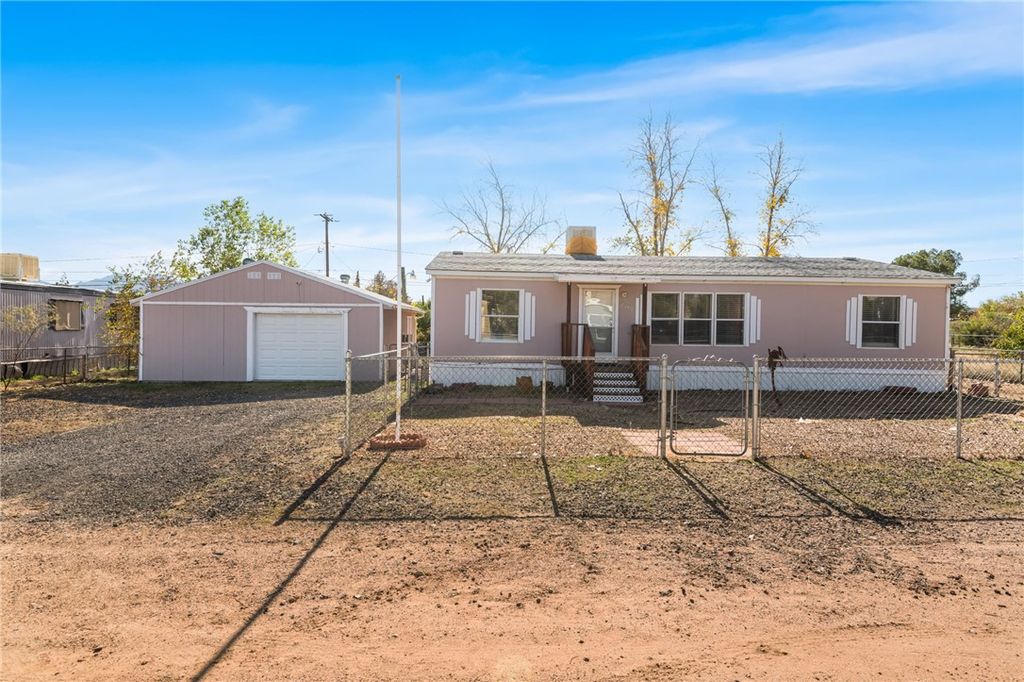 2150 E Thompson Avenue, Kingman, AZ 86409