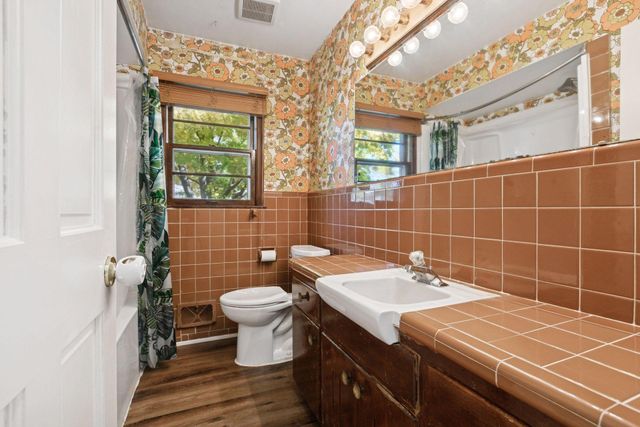 1410 Hillsboro Avenue S, Saint Louis Park, MN 55426