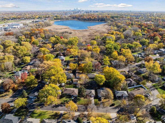 1410 Hillsboro Avenue S, Saint Louis Park, MN 55426