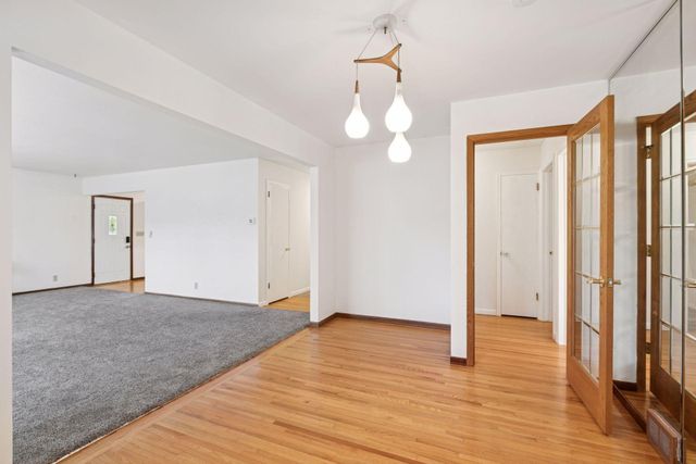 1410 Hillsboro Avenue S, Saint Louis Park, MN 55426