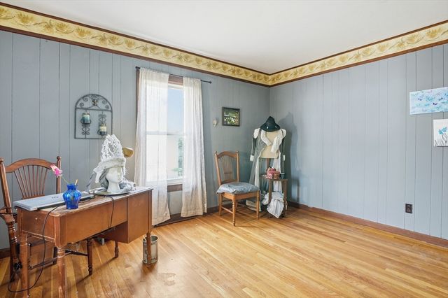 21 Whitman St, Leominster, MA 01453