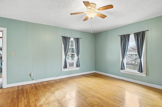 21 Whitman St, Leominster, MA 01453