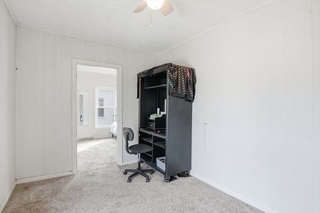 21 Whitman St, Leominster, MA 01453