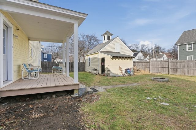 21 Whitman St, Leominster, MA 01453