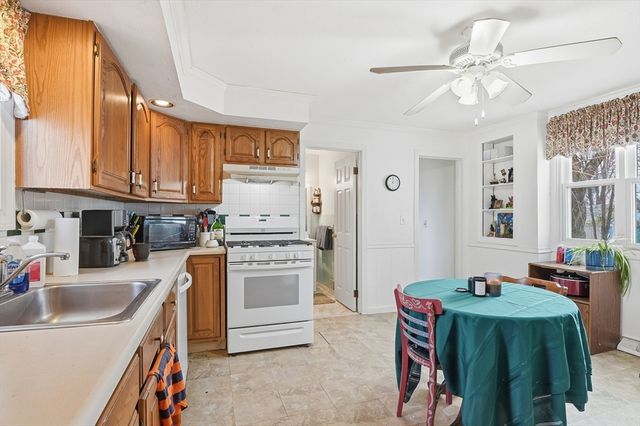 21 Whitman St, Leominster, MA 01453