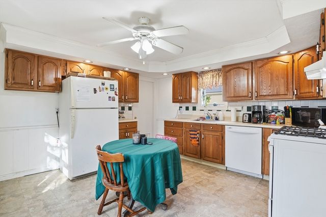 21 Whitman St, Leominster, MA 01453