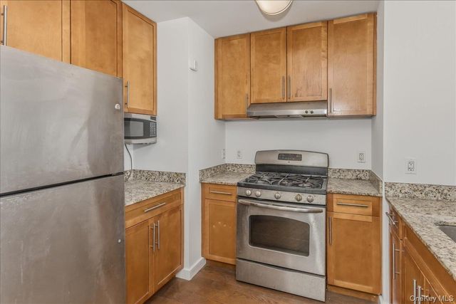 40-26 College Point Boulevard 11E, Flushing, NY 11354