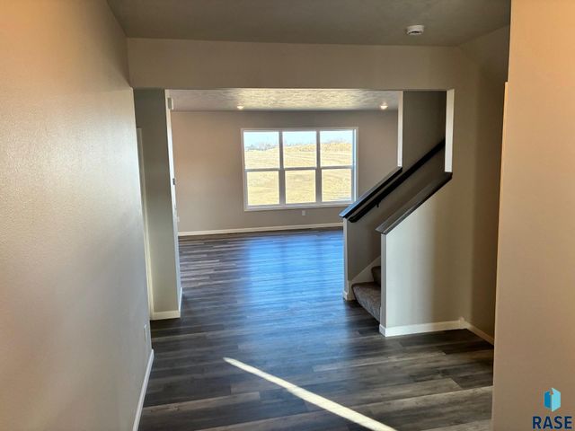 2808 S Copper Creek Ave Avenue, Sioux Falls, SD 57110