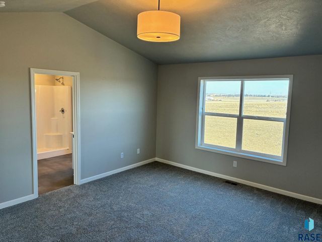 2808 S Copper Creek Ave Avenue, Sioux Falls, SD 57110