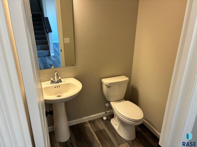 2808 S Copper Creek Ave Avenue, Sioux Falls, SD 57110