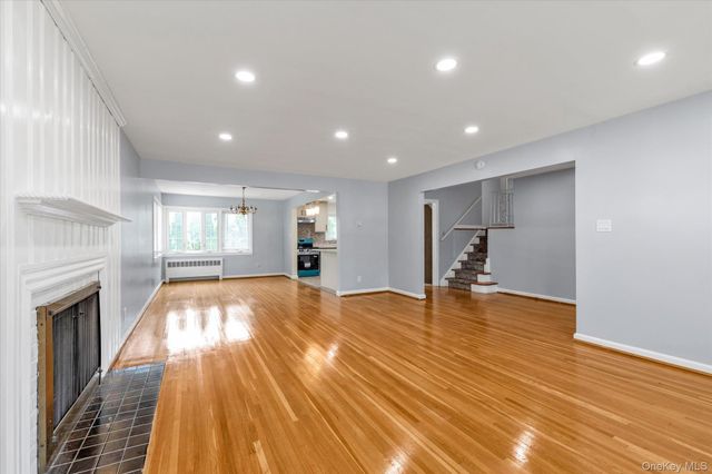 49 Middlecamp Road, Westbury, NY 11590