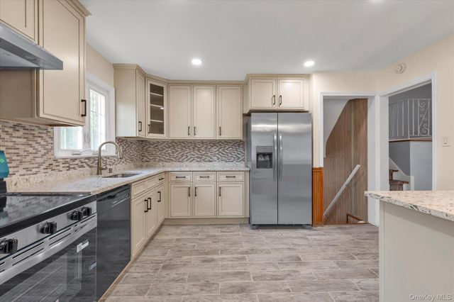 49 Middlecamp Road, Westbury, NY 11590