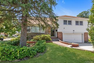 49 Middlecamp Road, Westbury, NY 11590