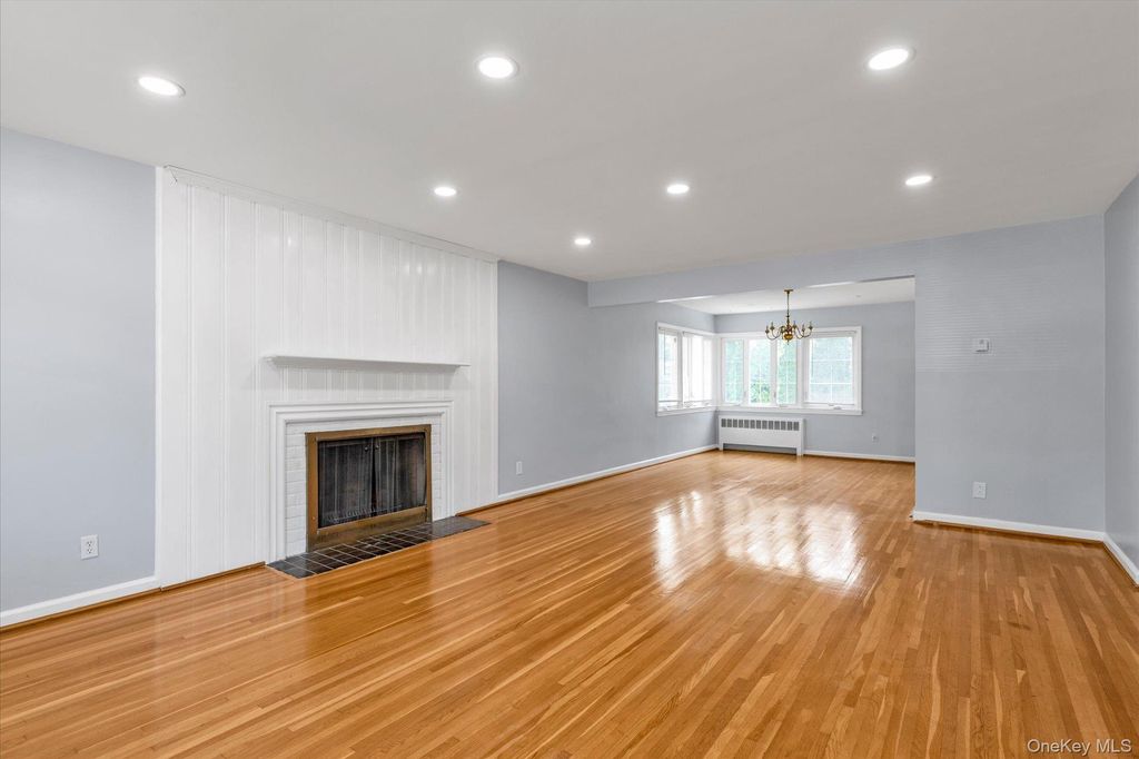 49 Middlecamp Road, Westbury, NY 11590 — photo 3