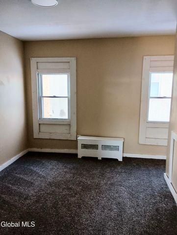 321 N 4th Avenue, Mechanicville, NY 12118