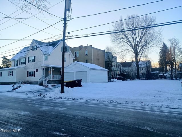 321 N 4th Avenue, Mechanicville, NY 12118