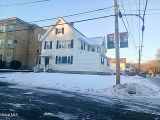 321 N 4th Avenue, Mechanicville, NY 12118