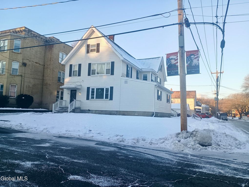 321 N 4th Avenue, Mechanicville, NY 12118