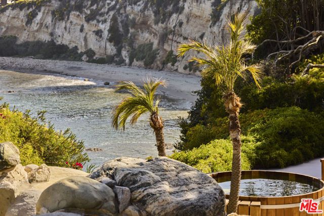 6962 Wildlife Road, Malibu, CA 90265