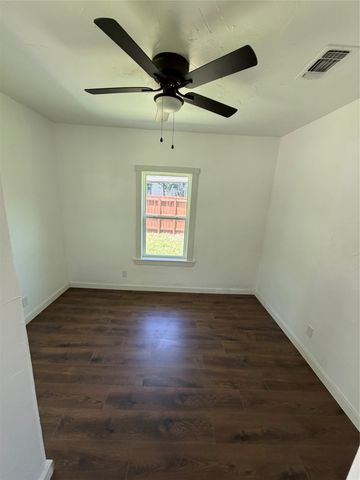 1212 Earl Street, Commerce, TX 75428