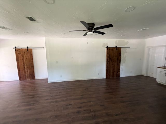 1212 Earl Street, Commerce, TX 75428