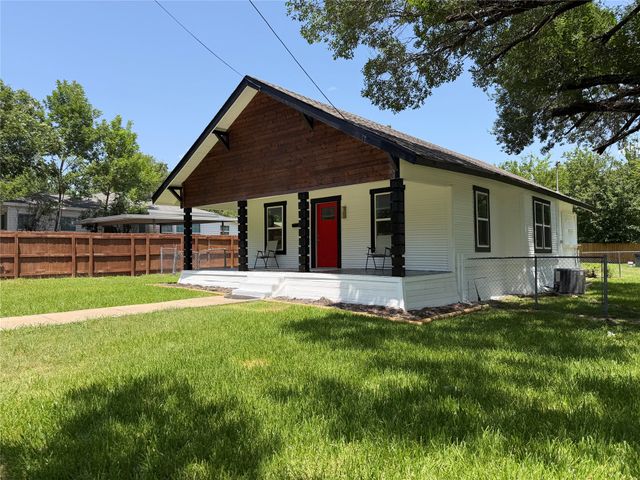 1212 Earl Street, Commerce, TX 75428