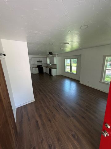 1212 Earl Street, Commerce, TX 75428