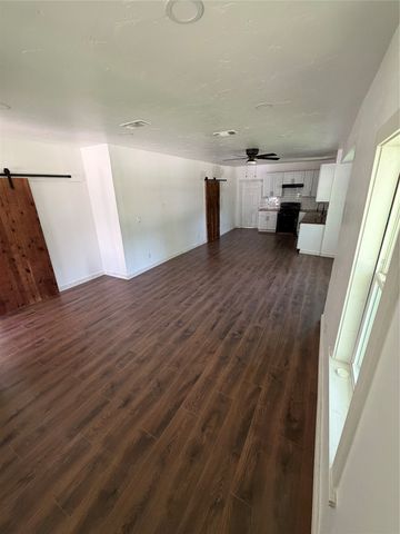 1212 Earl Street, Commerce, TX 75428