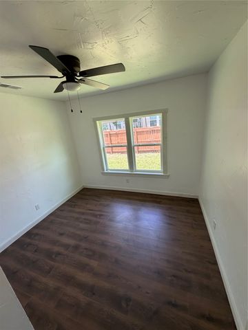 1212 Earl Street, Commerce, TX 75428