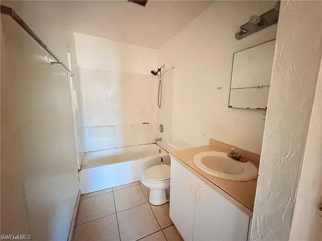 419 16th PL, Cape Coral, FL 33909