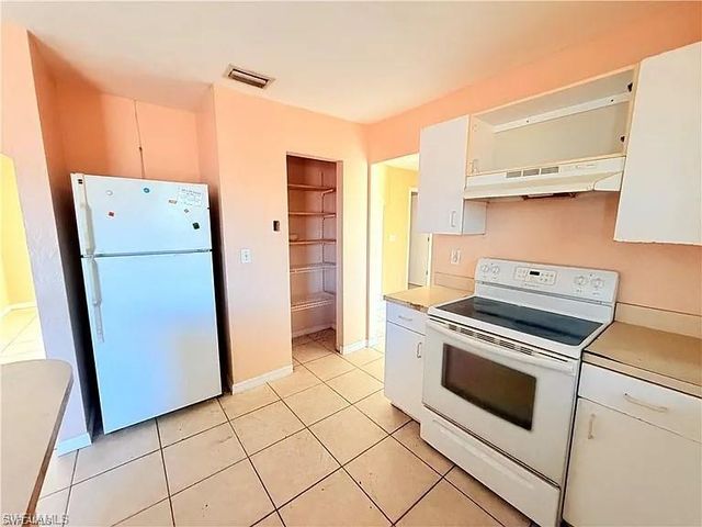 419 16th PL, Cape Coral, FL 33909