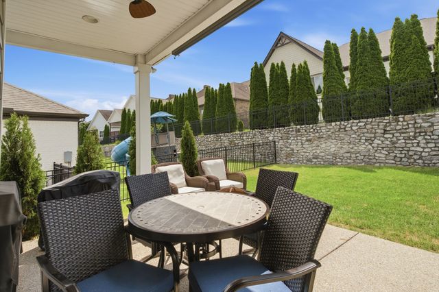 531 Lingering Way, Hendersonville, TN 37075