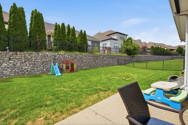 531 Lingering Way, Hendersonville, TN 37075