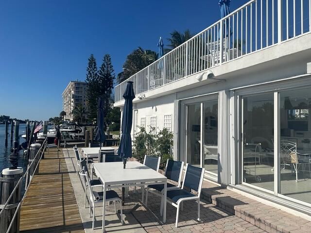 1043 Hillsboro Mile 18c, Hillsboro Beach, FL 33062