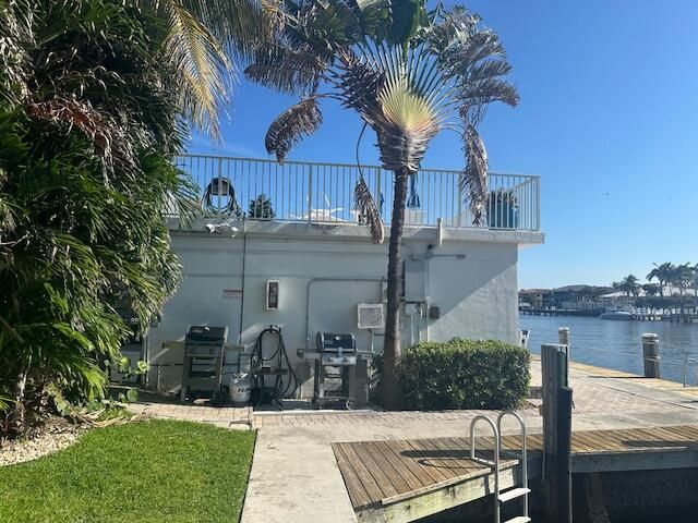 1043 Hillsboro Mile 18c, Hillsboro Beach, FL 33062