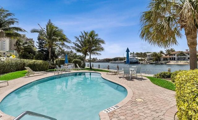 1043 Hillsboro Mile 18c, Hillsboro Beach, FL 33062